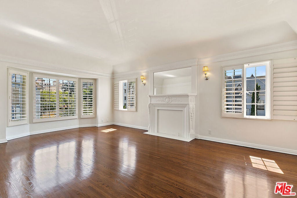 Photo of Listing #25567897