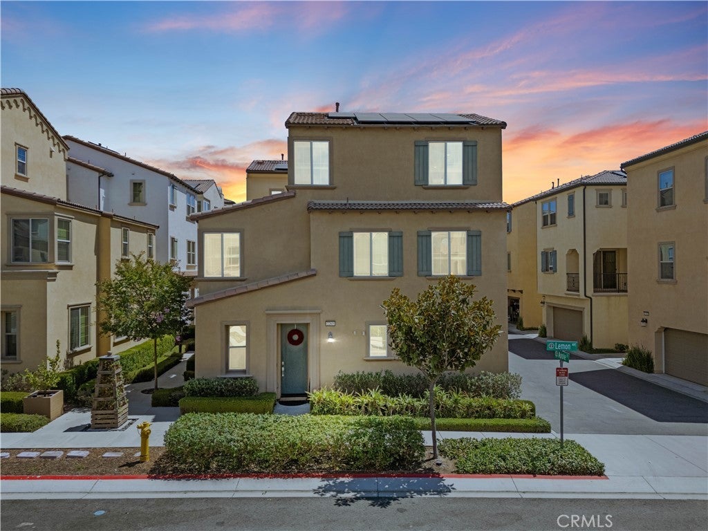 Photo of Listing #IV25164231