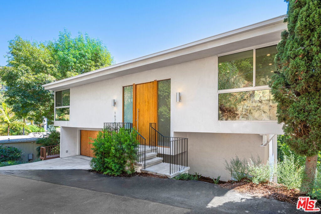 Photo of Listing #25566859