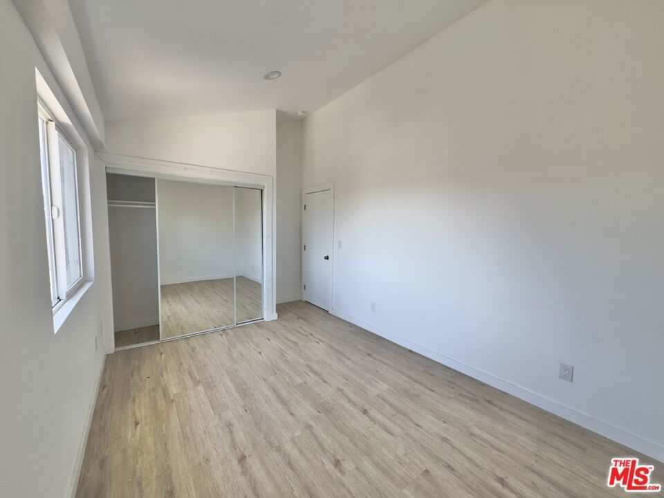 Photo of Listing #25568279