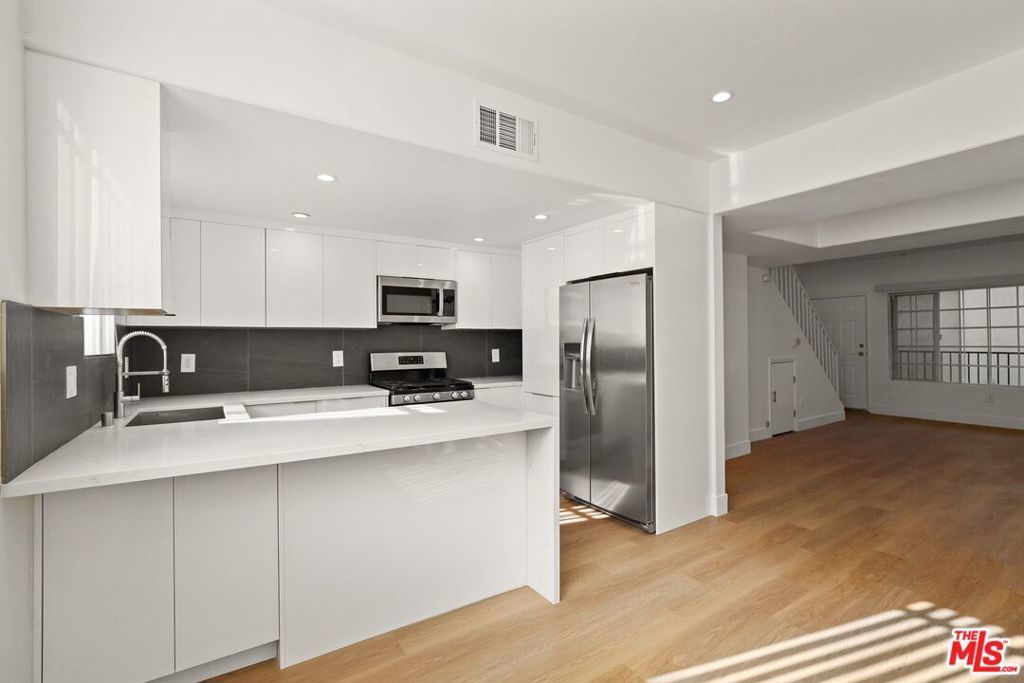 Photo of Listing #25568397