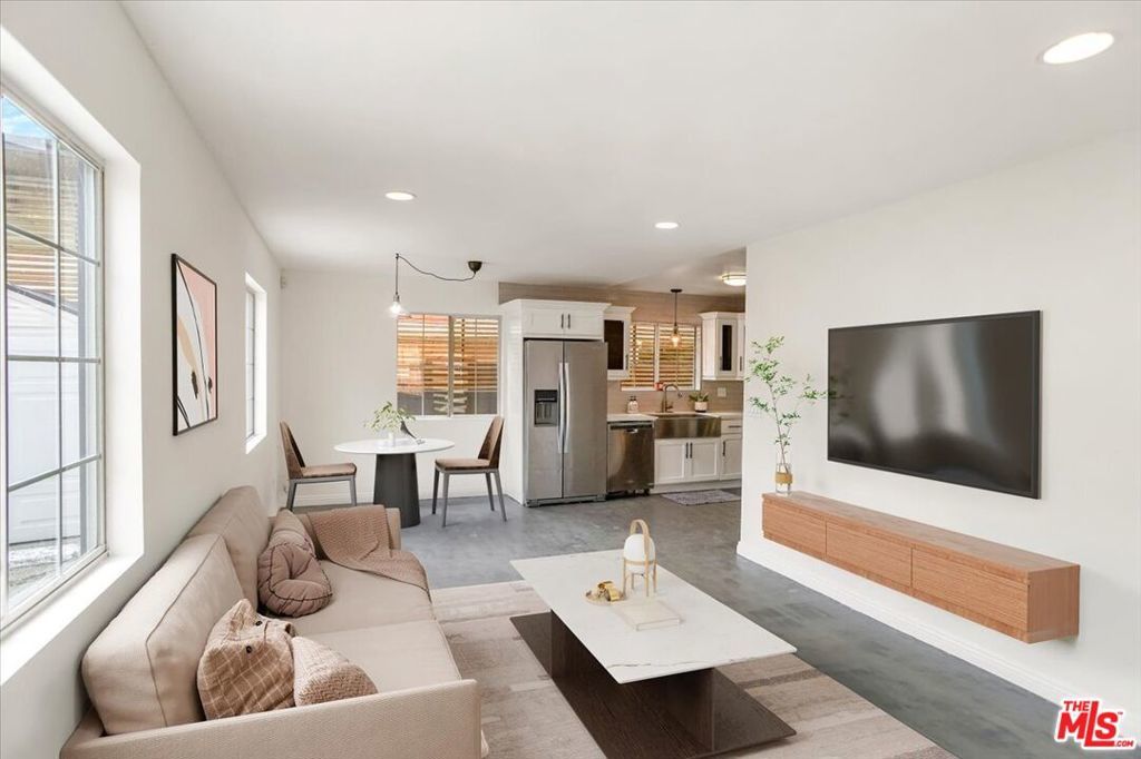 Photo of Listing #25568399