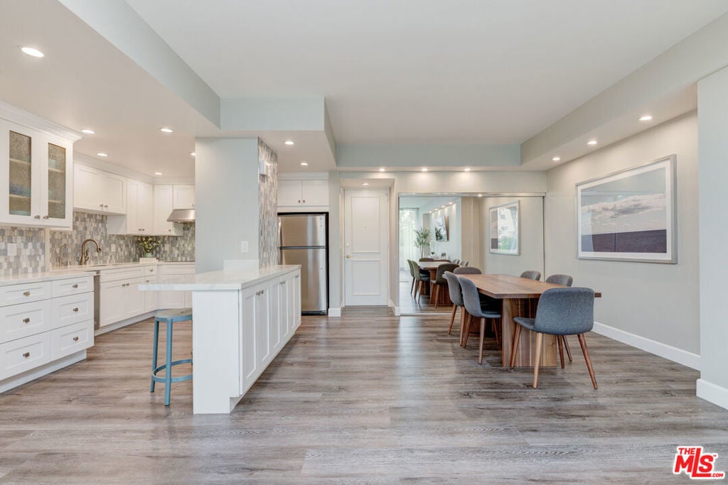 Photo of Listing #25561299