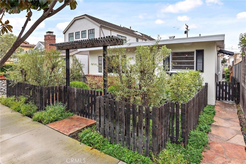 Photo of Listing #NP25164675