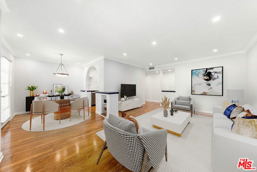 Photo of Listing #25567751