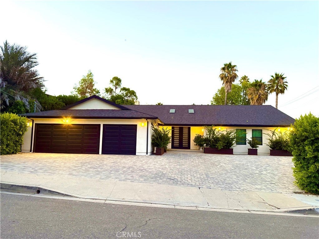 Photo of Listing #SR25165281