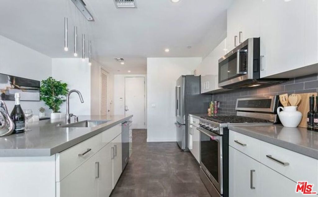 Photo of Listing #25568571