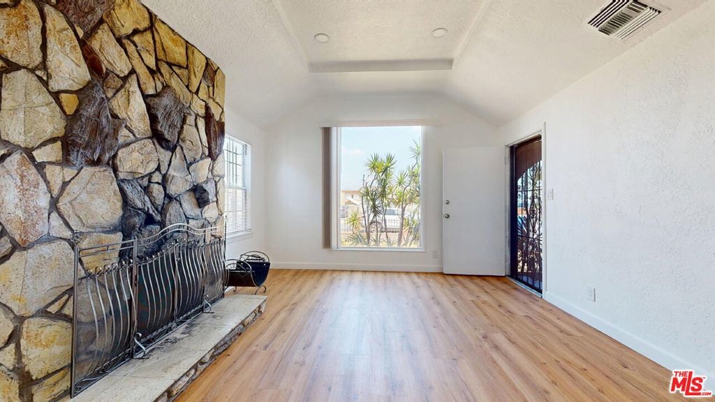 Photo of Listing #25568861