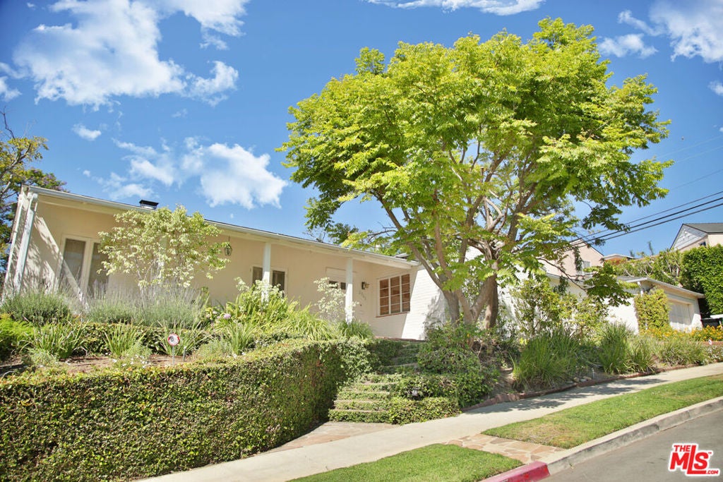 Photo of Listing #25563855