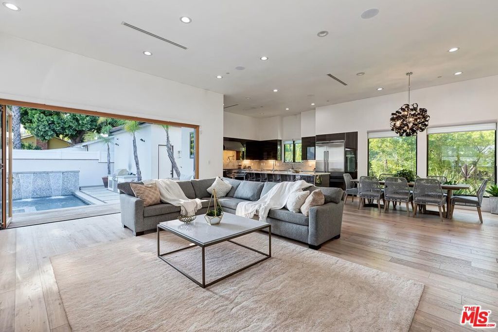 Photo of Listing #25569757