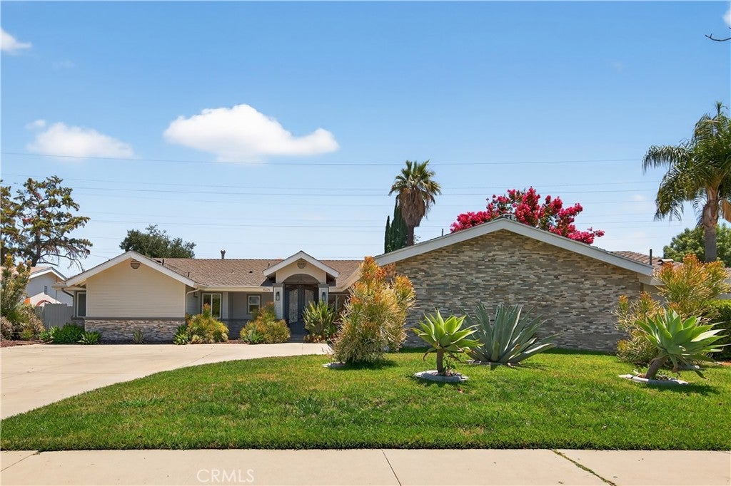 Photo of Listing #SR25163149