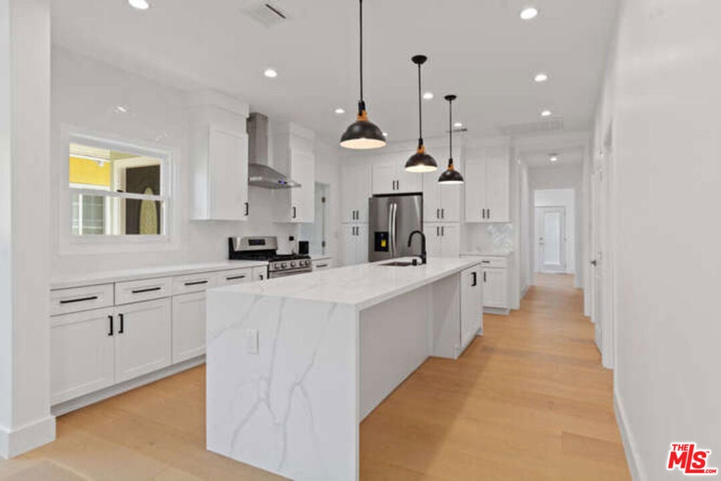 Photo of Listing #25569983