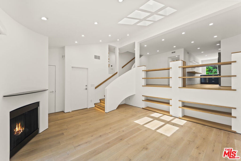 Photo of Listing #25569619