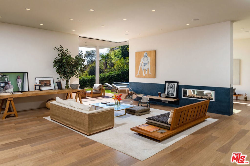 Photo of Listing #25569971