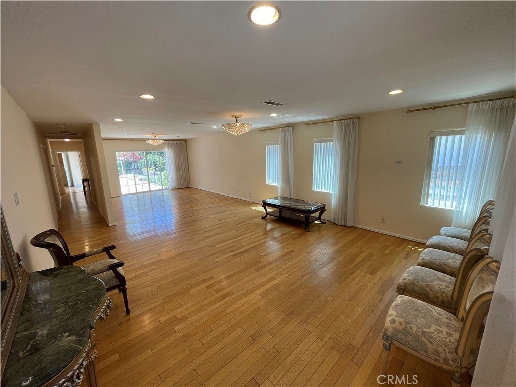 Photo of Listing #SR25168155