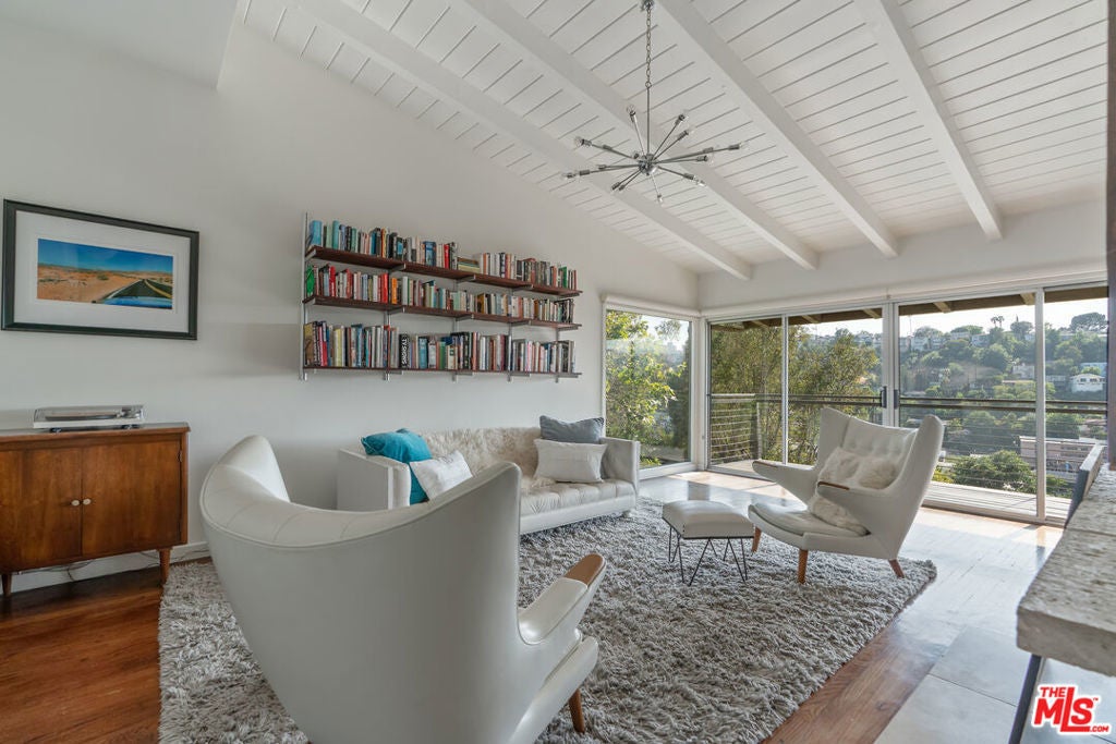 Photo of Listing #25570243