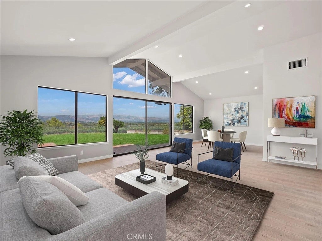 Photo of Listing #SR25168519