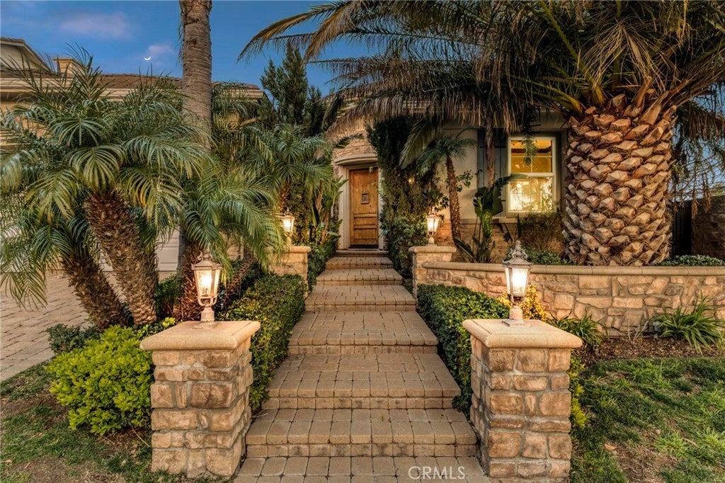 Photo of Listing #SR25168793