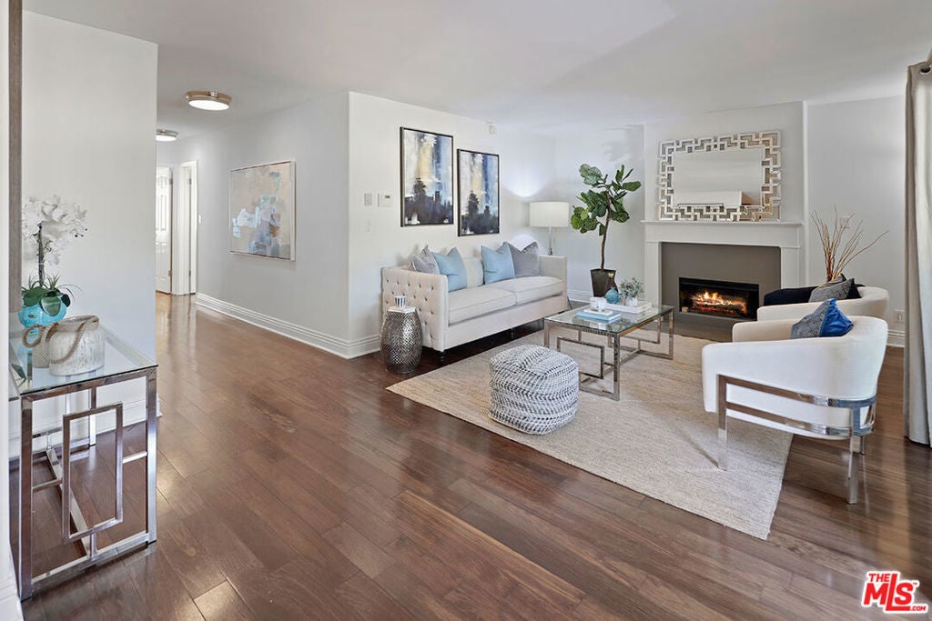 Photo of Listing #25570839