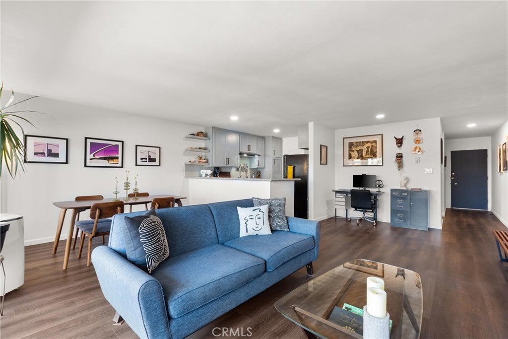 Photo of Listing #SB25165673