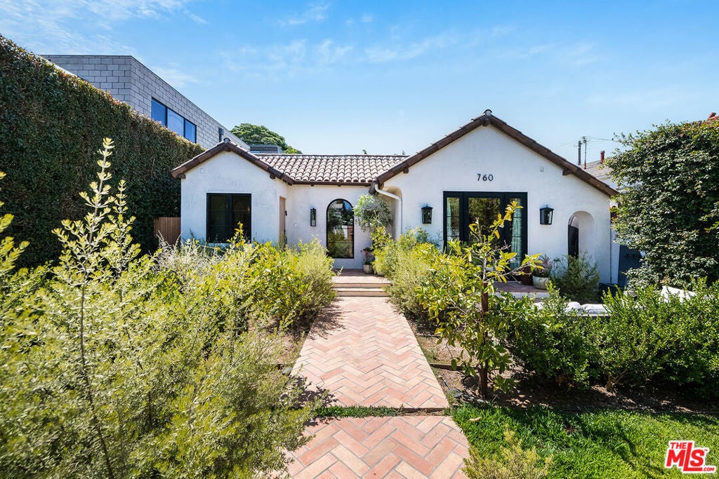 Photo of Listing #25570829