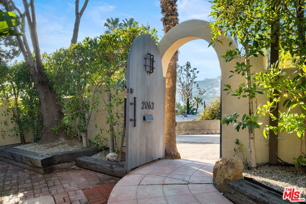 Photo of Listing #25570843