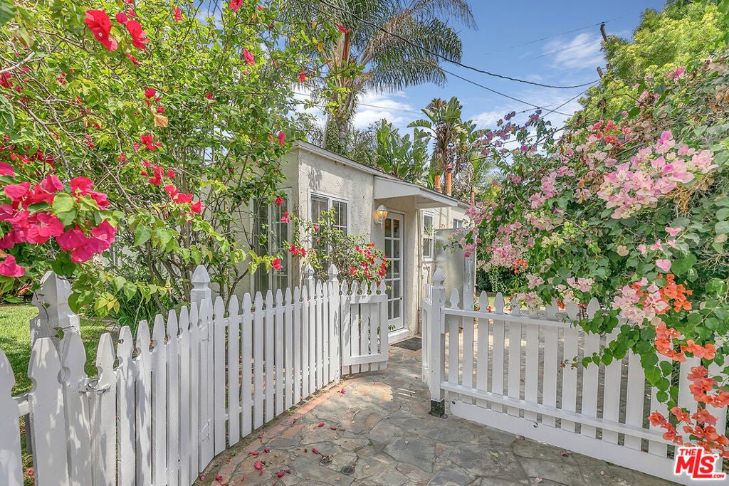 Photo of Listing #25571883