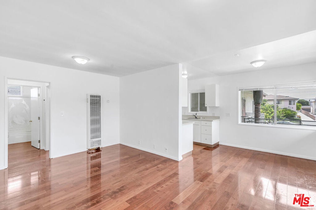 Photo of Listing #25572009