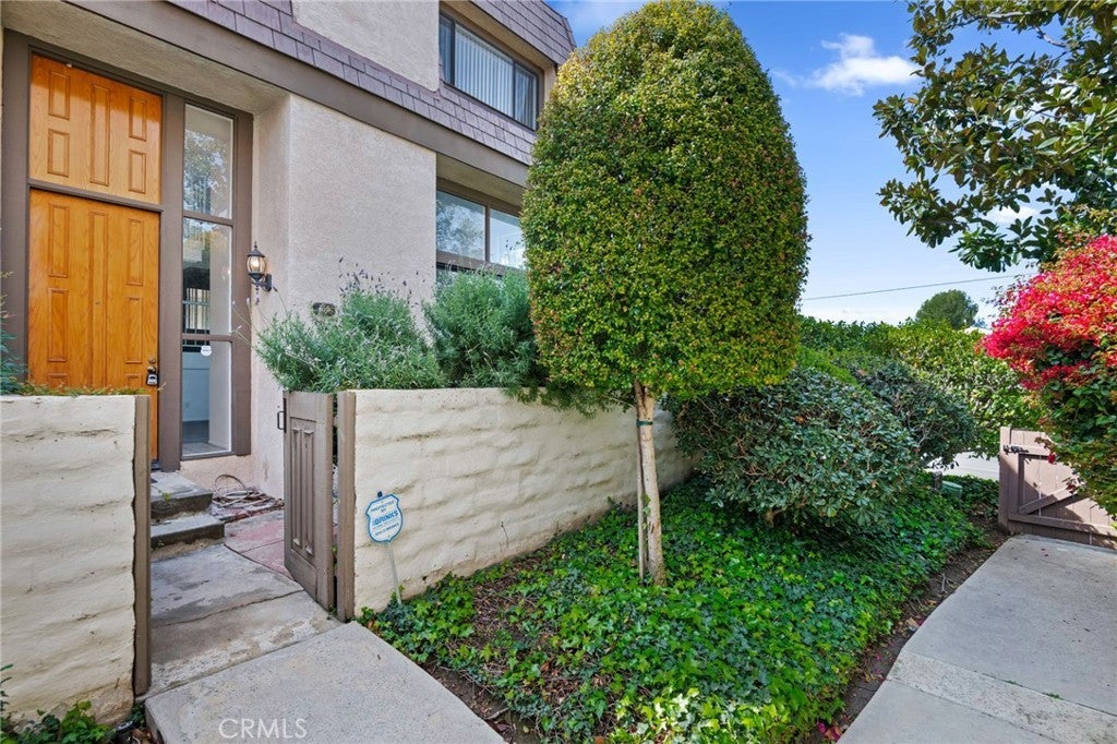 Photo of Listing #SR25171515