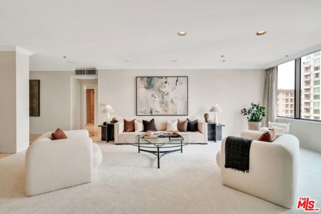 Photo of Listing #25572429