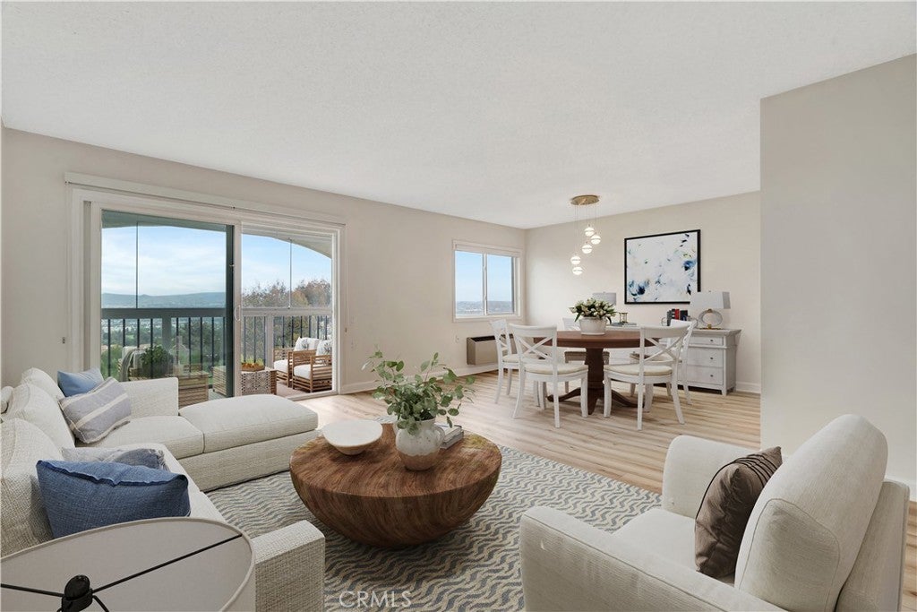 Photo of Listing #SR25172382