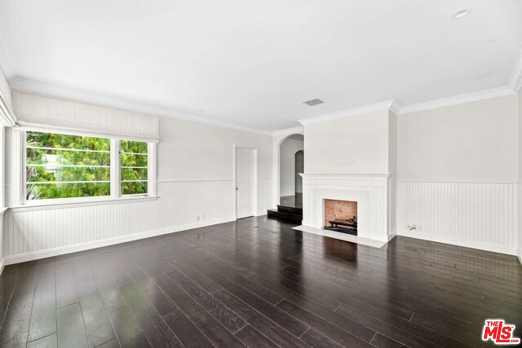 Photo of Listing #25571605