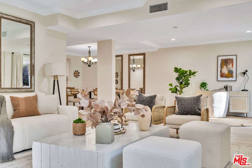 Photo of Listing #25572637