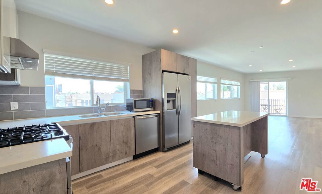 Photo of Listing #25572997