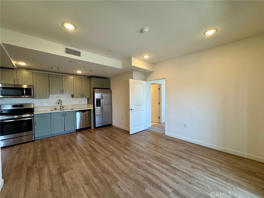 Photo of Listing #SR25173662