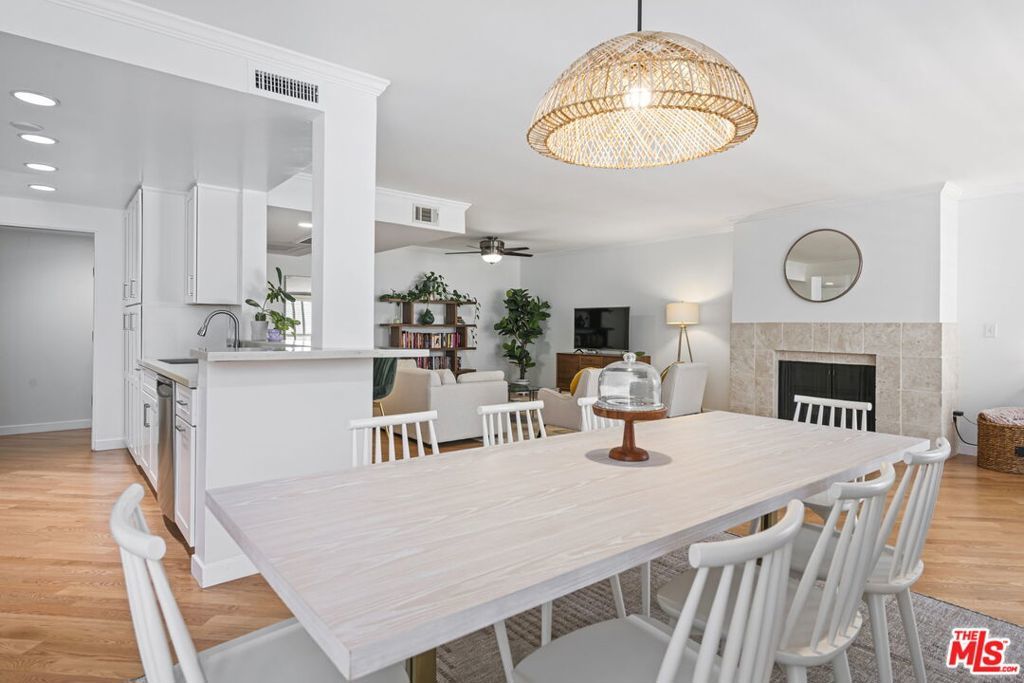 Photo of Listing #25571195