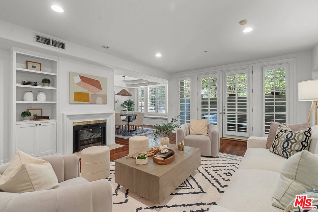 Photo of Listing #25572969