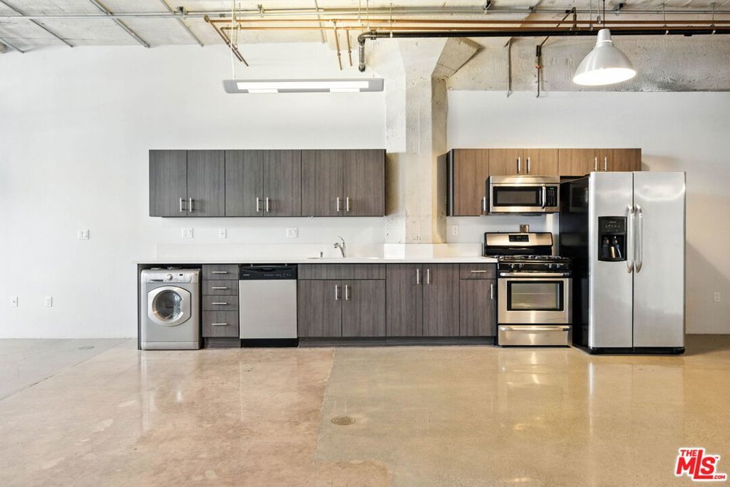 Photo of Listing #25573447