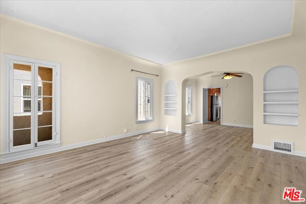 Photo of Listing #25573637