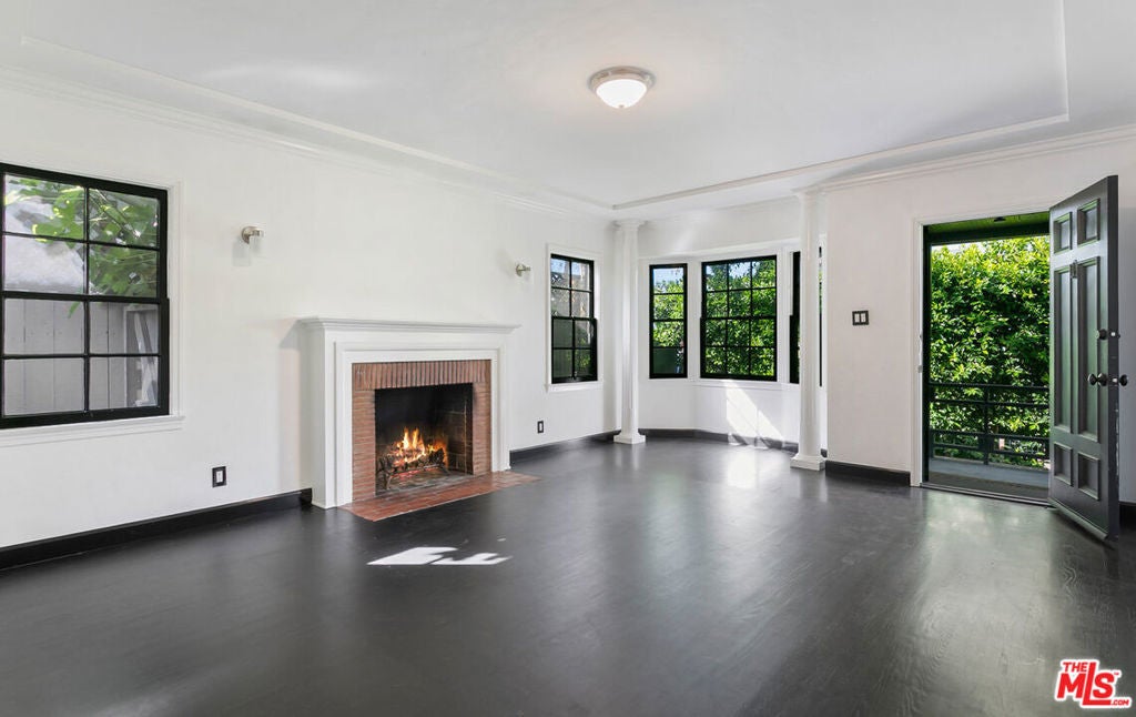 Photo of Listing #25573653