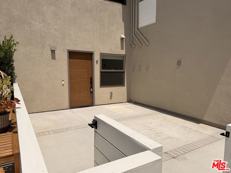 Photo of Listing #25574053