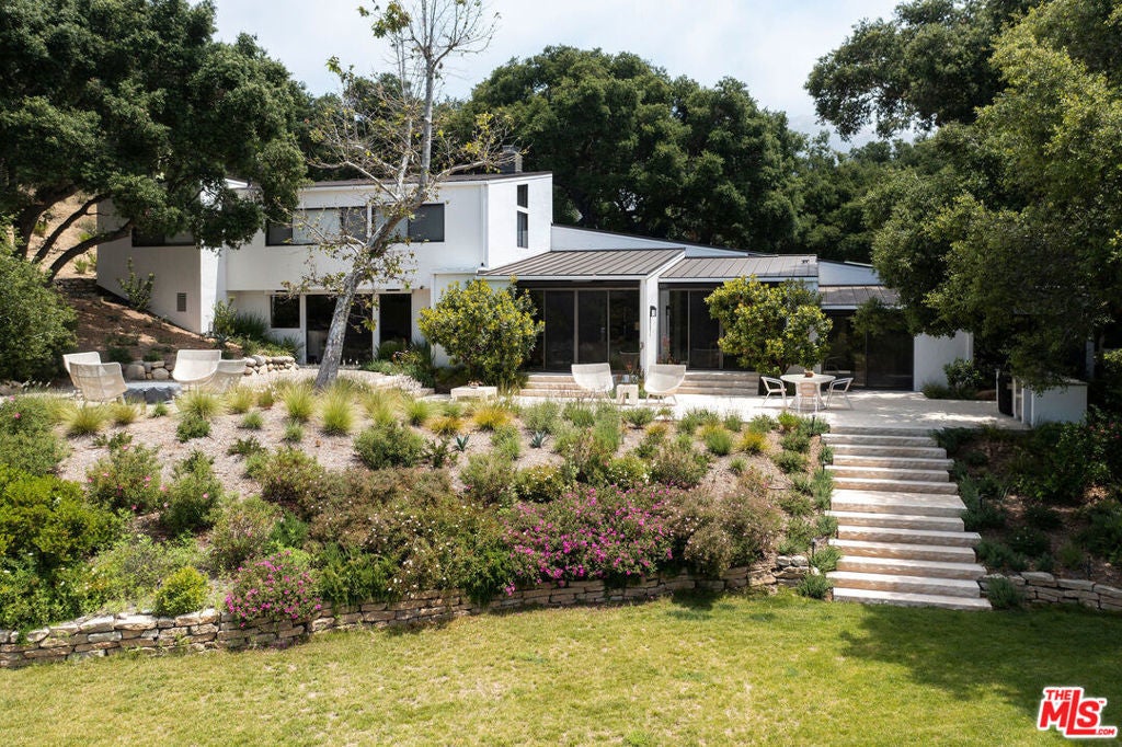 Photo of Listing #25574335