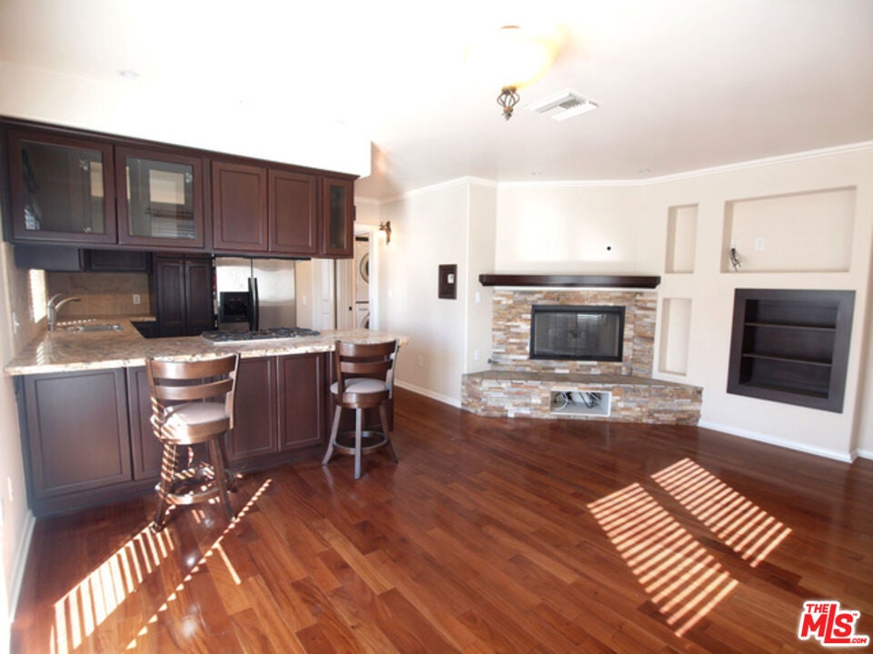 Photo of Listing #25574397