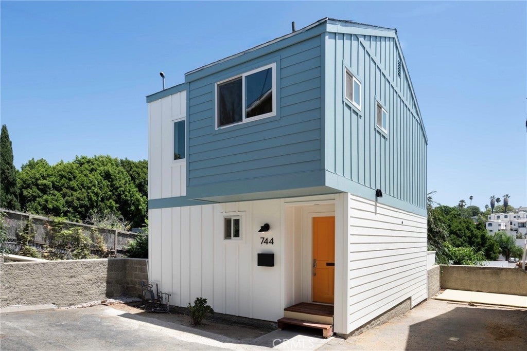 Photo of Listing #SR25177121