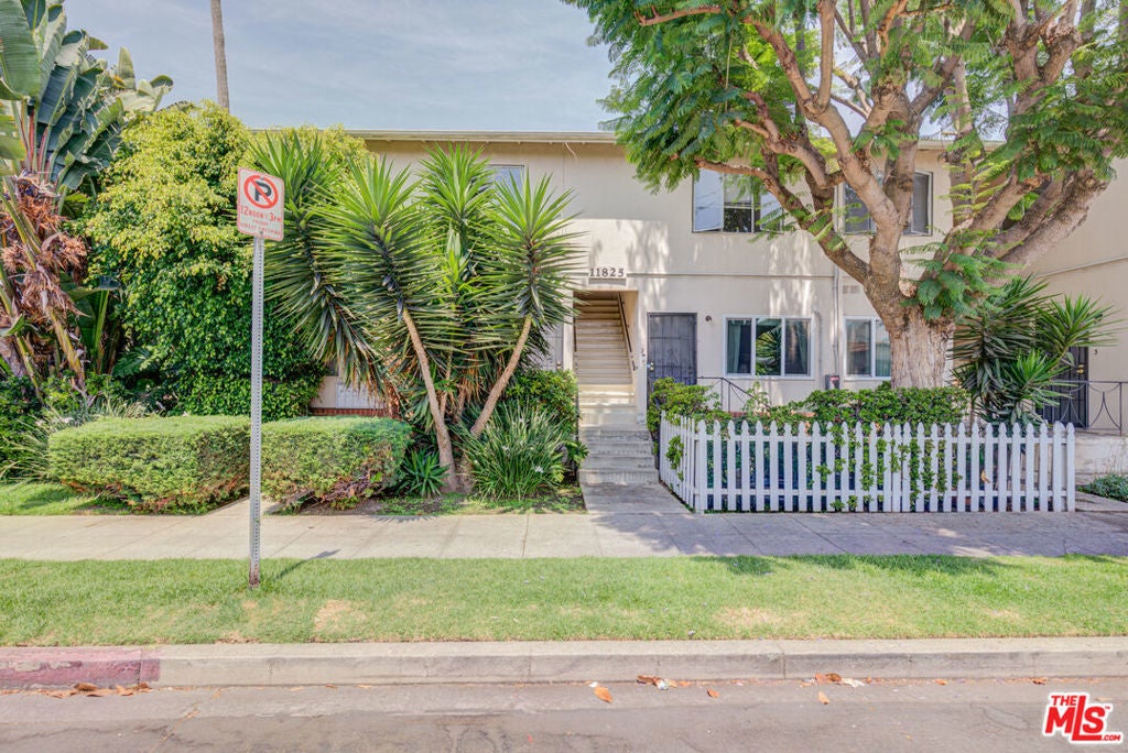 Photo of Listing #25575079