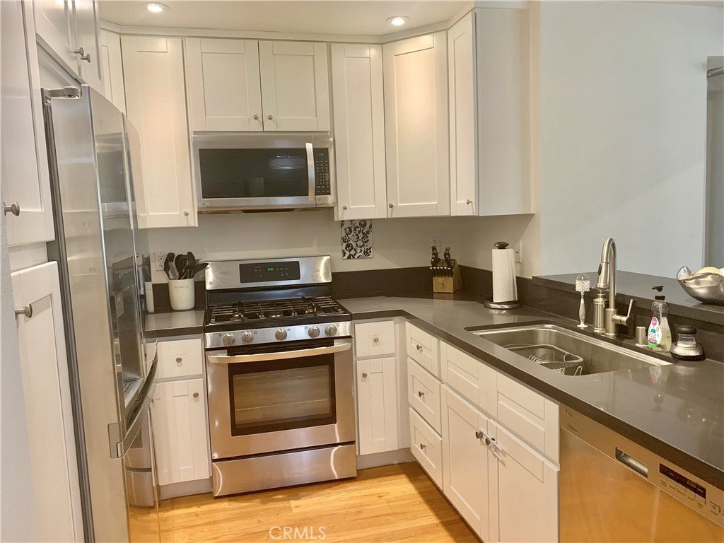 Photo of Listing #SR25177473