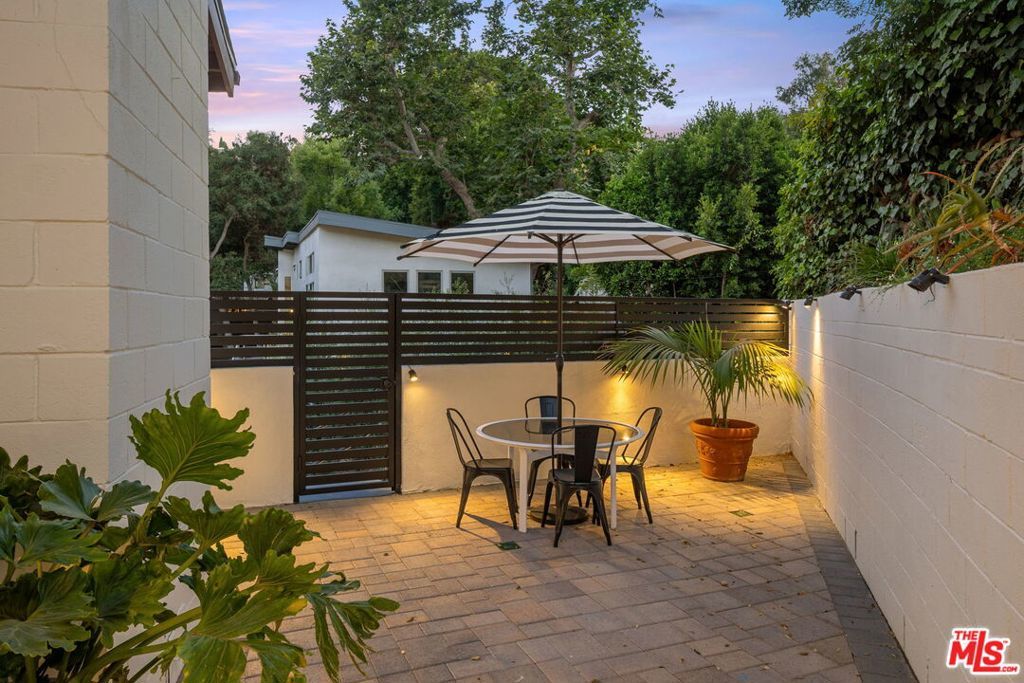 Photo of Listing #25575209