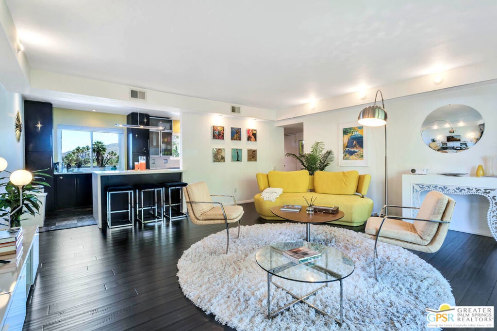 Photo of Listing #25575363PS