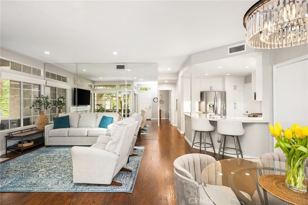 Photo of Listing #OC25178352