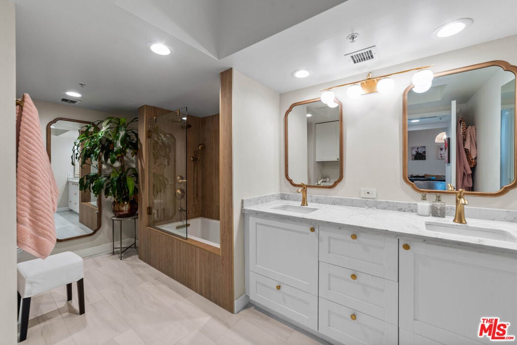 Photo of Listing #25575805